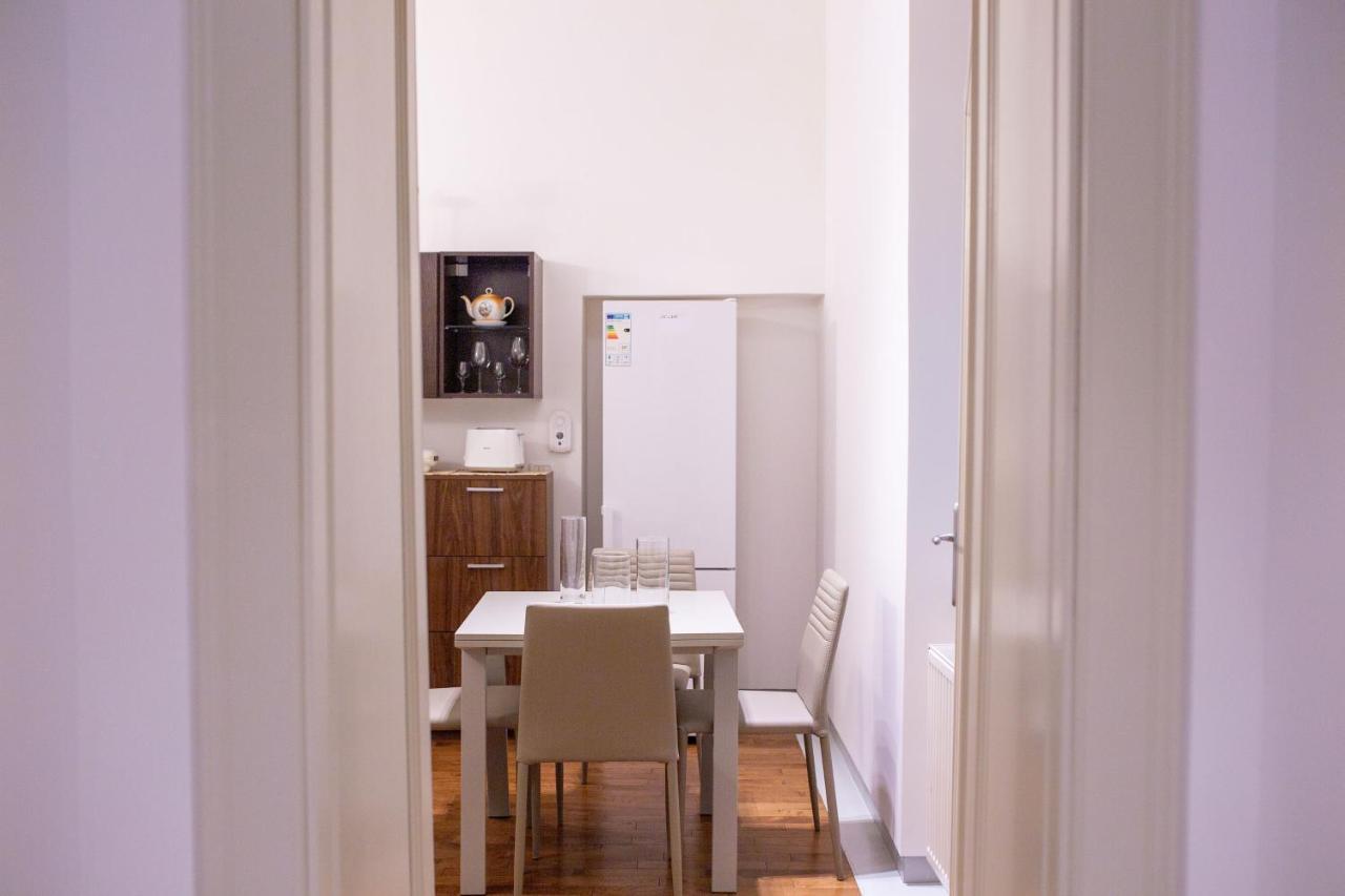 Alessia Apartment In The Old Town Timisoara Esterno foto